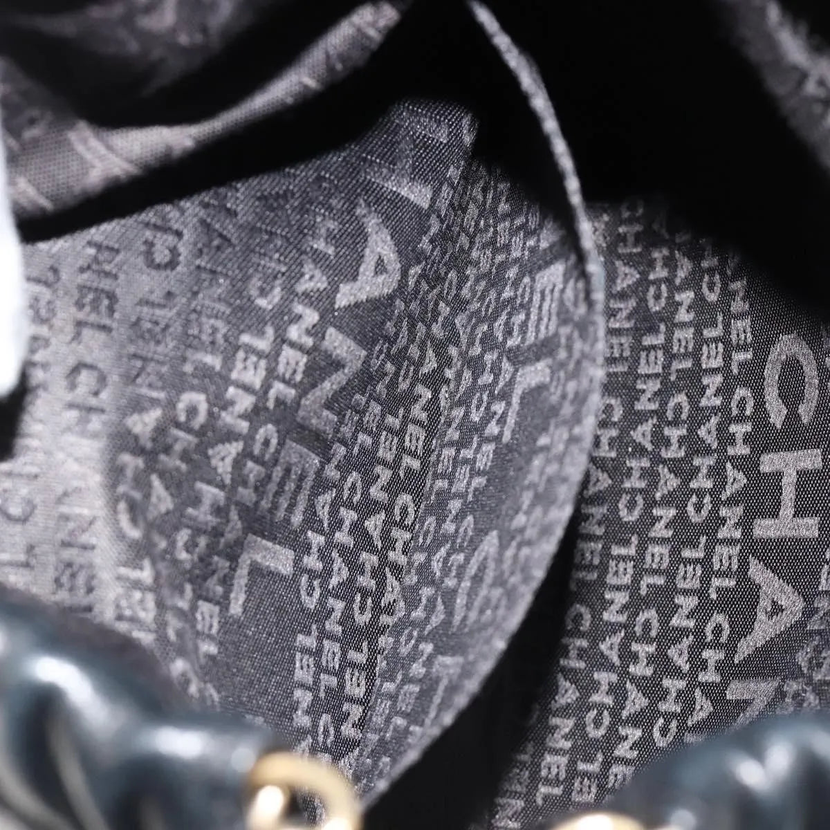 Chanel Chain Tote Leather Black Leather Shoulder Bag Bag (Pre-Owned)