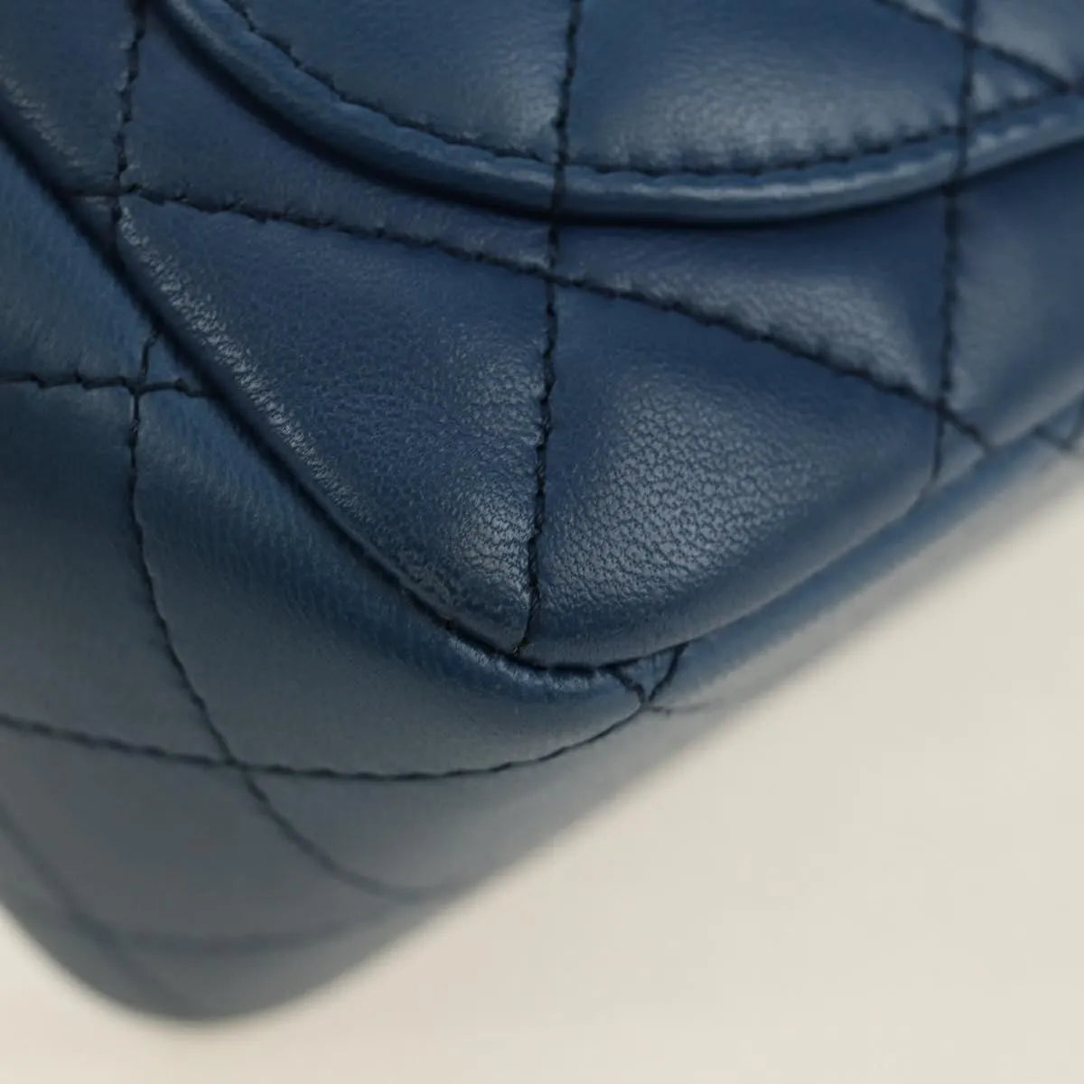 Chanel Square Classic Single Flap Quilted Lambskin Blue Leather Handbag (Pre-Owned)