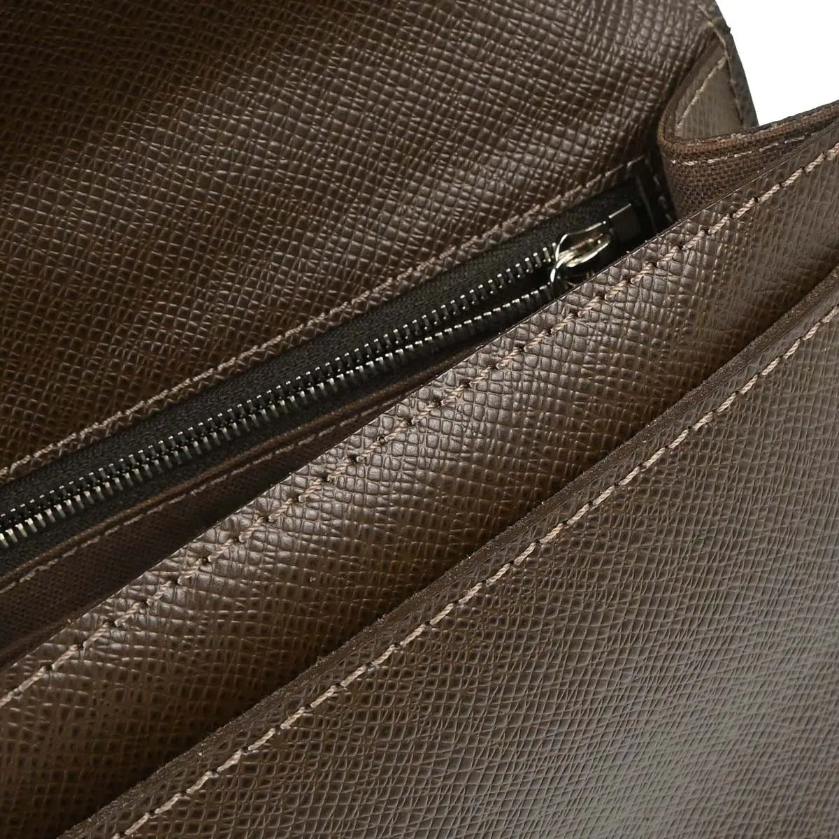 Louis Vuitton Belaia Clutch Taiga Leather Brown Leather Clutche & Pouche Bag (Pre-Owned)