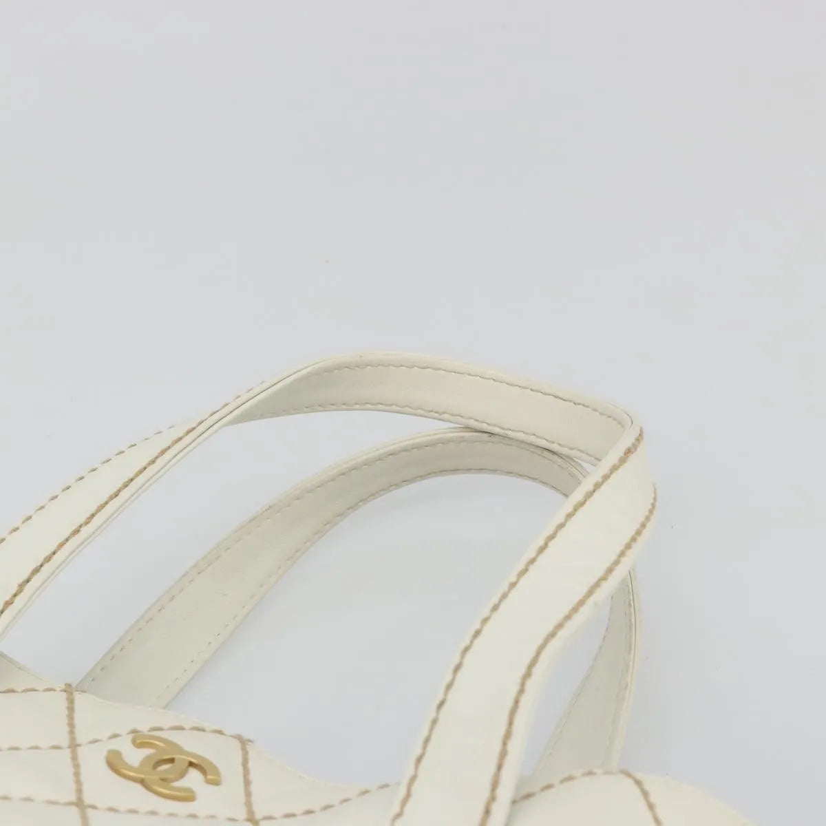 Chanel Surpique Tote Quilted Leather White Leather Tote Bag Bag (Pre-Owned)