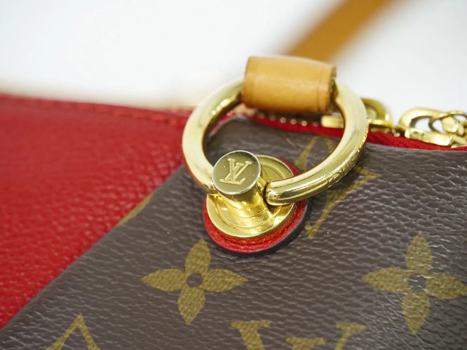 Louis Vuitton V Tote Monogram Canvas And Leather Brown Canvas Handbag (Pre-Owned)