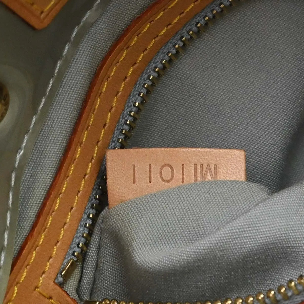 Louis Vuitton Mat Ring Agenda Cover Monogram Vernis Pm Gray Patent_Leather Handbag (Pre-Owned)
