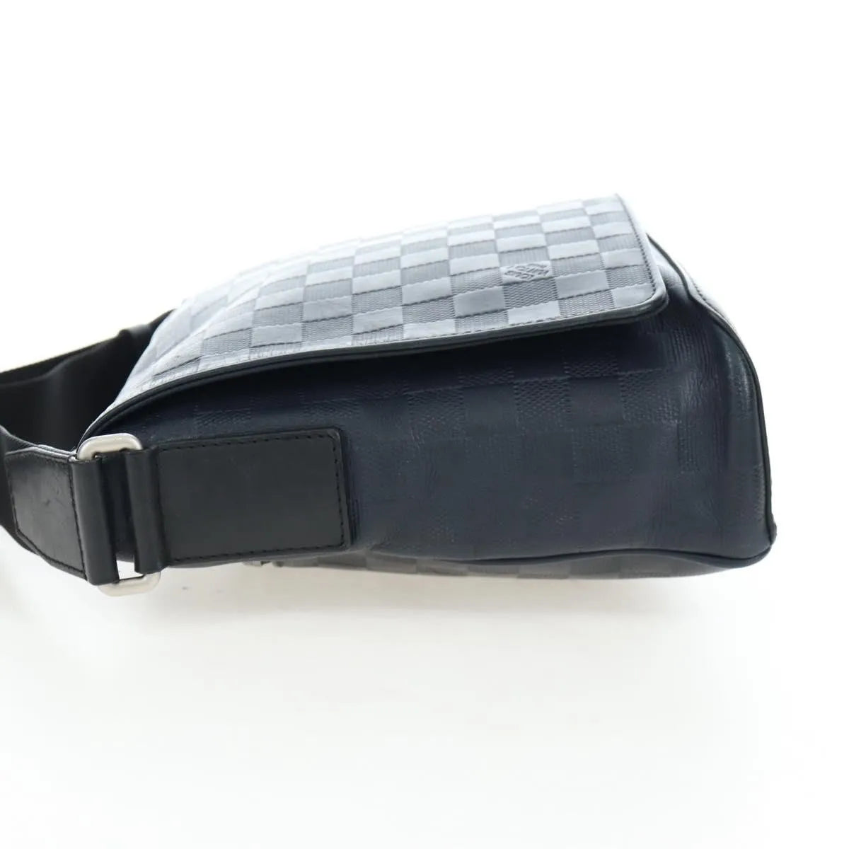 Louis Vuitton District Messenger Damier Infini Leather Black Leather Shoulder Bag Bag (Pre-Owned)