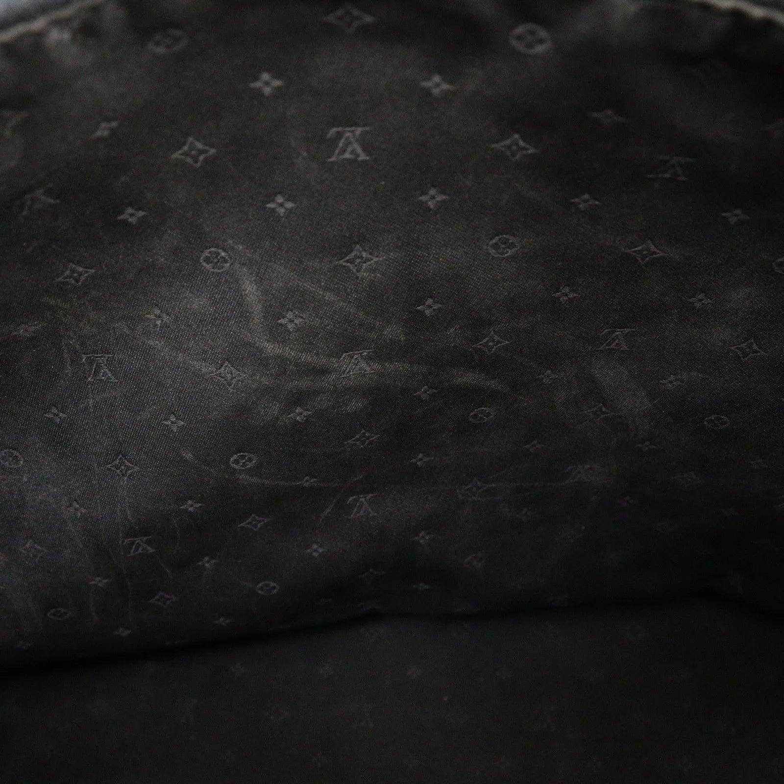 Louis Vuitton Suhali Le Fabuleux Leather Black Leather Handbag (Pre-Owned)