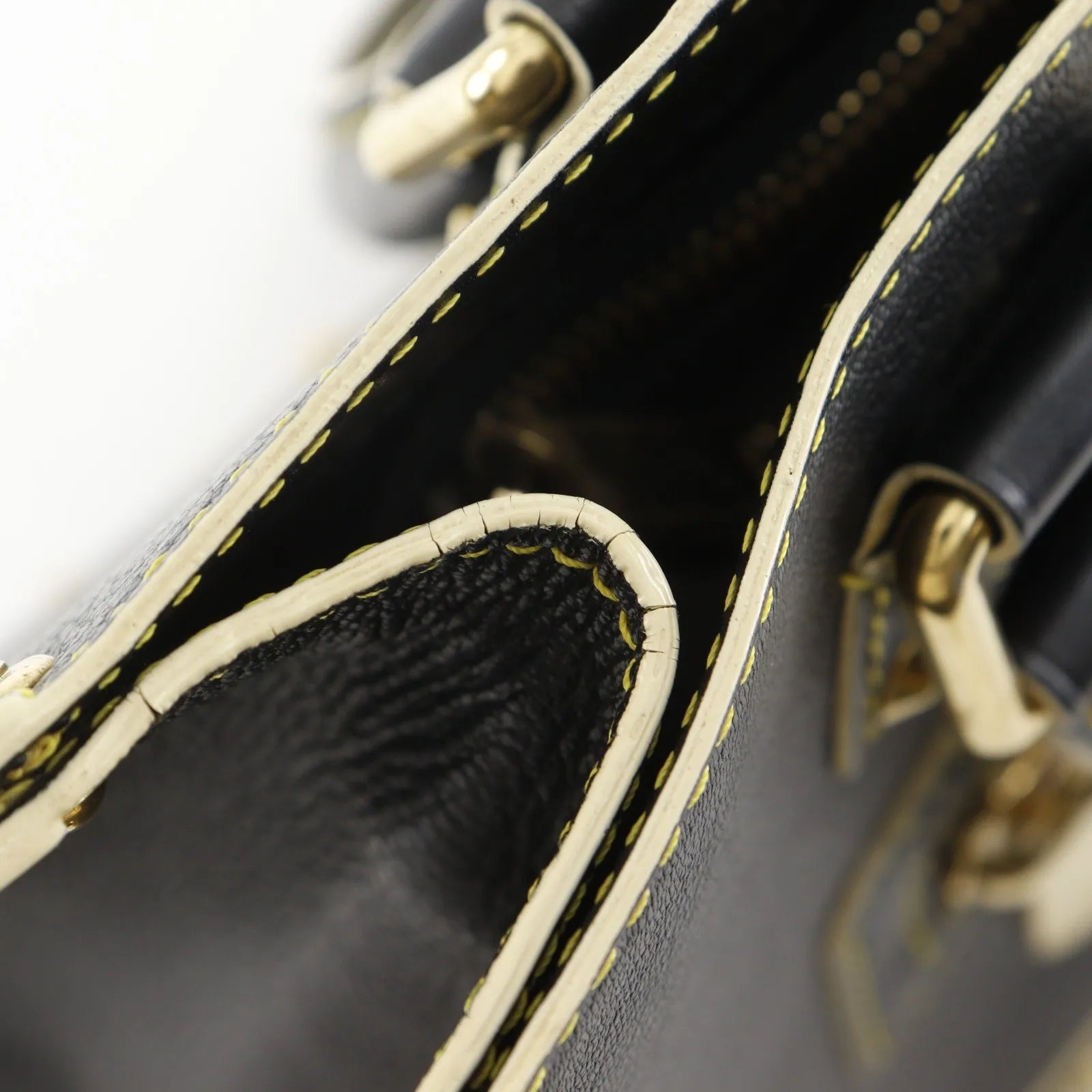 Louis Vuitton Suhali Le Fabuleux Leather Black Leather Handbag (Pre-Owned)