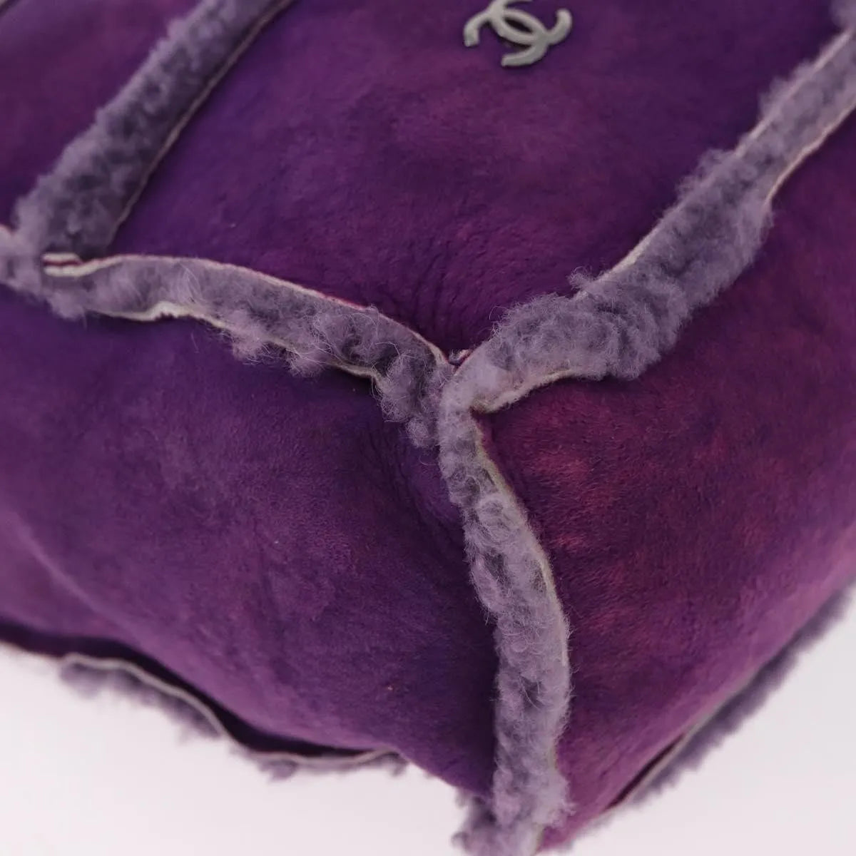Chanel Cc Logo Shearling And Suede Purple Suede Shoulder Bag Bag (Pre-Owned)
