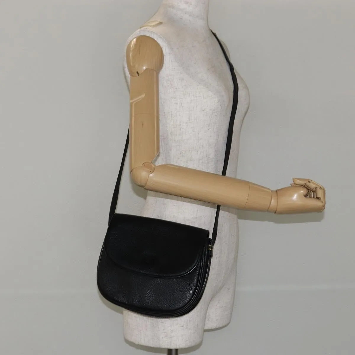 Burberry Flap Shoulder Leather Black Leather Shoulder Bag Bag (Pre-Owned)