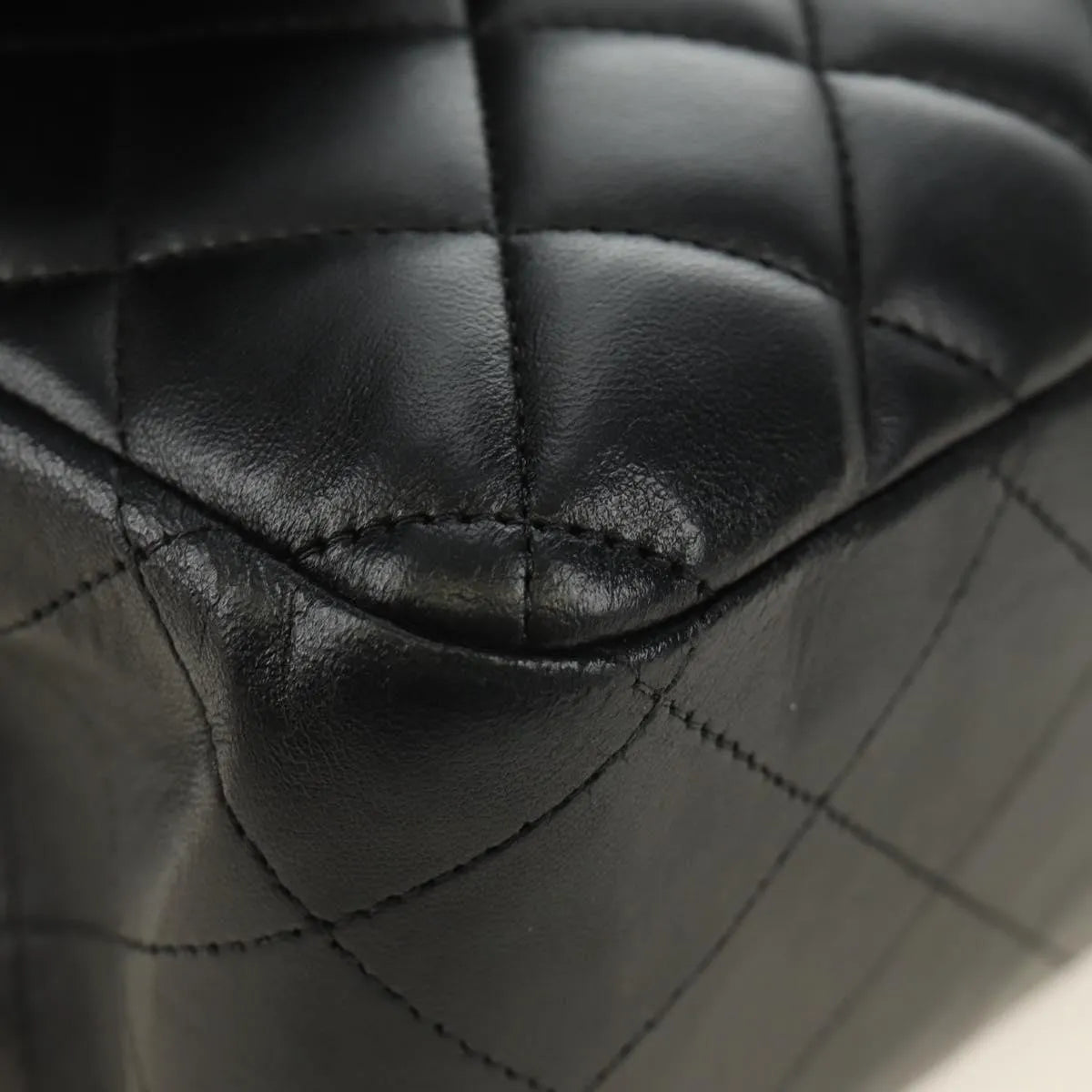 Chanel Timeless - Classic Double Flap Leather Black Leather Handbag (Pre-Owned)