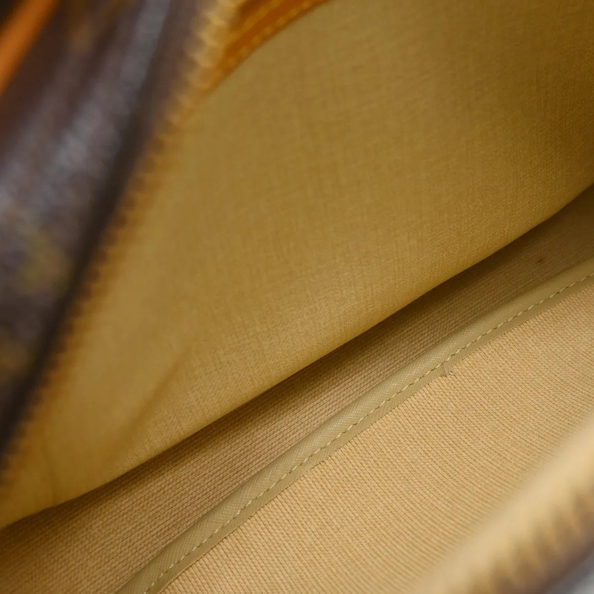 Louis Vuitton Reporter Monogram Canvas Brown Canvas Shoulder Bag Bag (Pre-Owned)