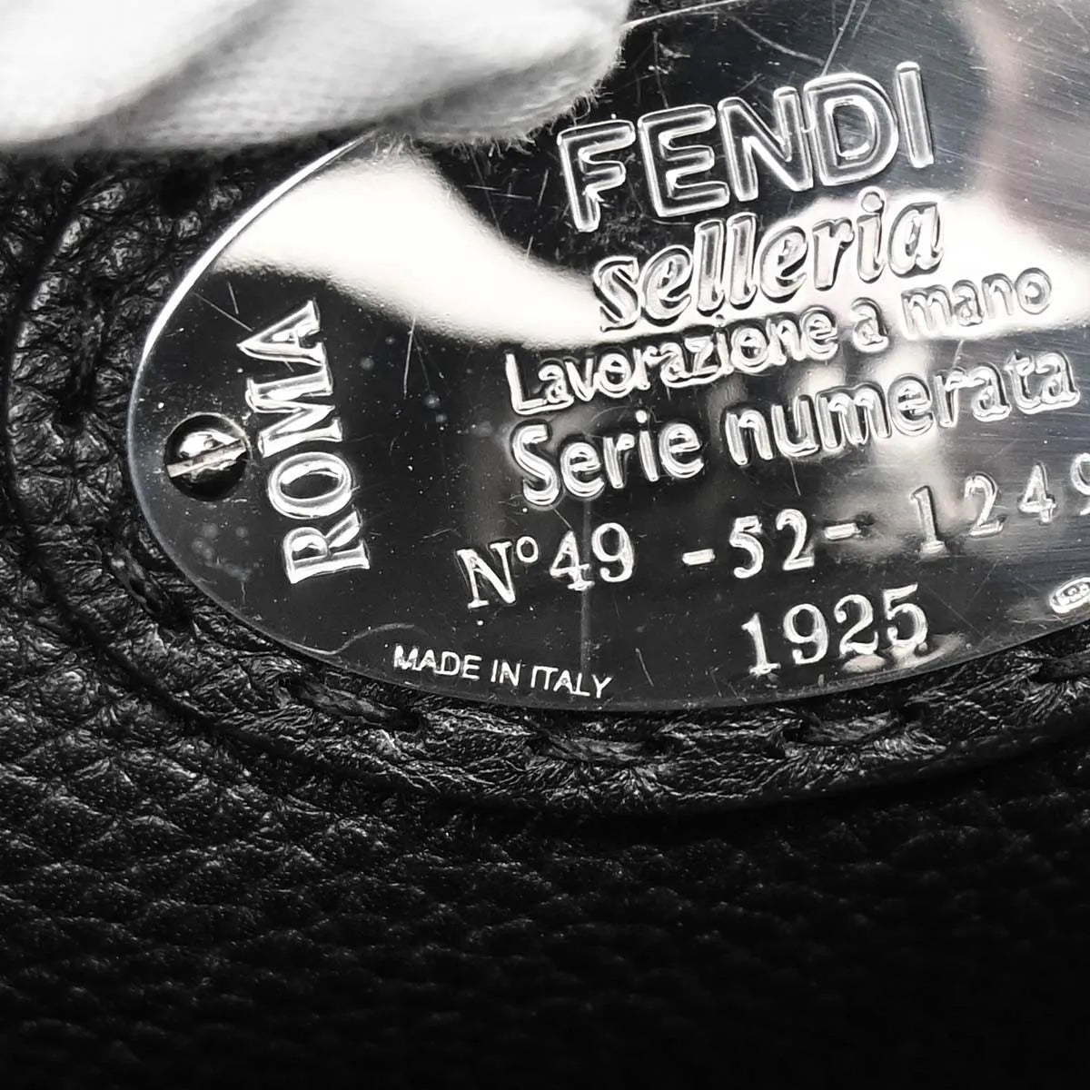 Fendi Selleria Peekaboo Fit Leather Black Leather Handbag (Pre-Owned)