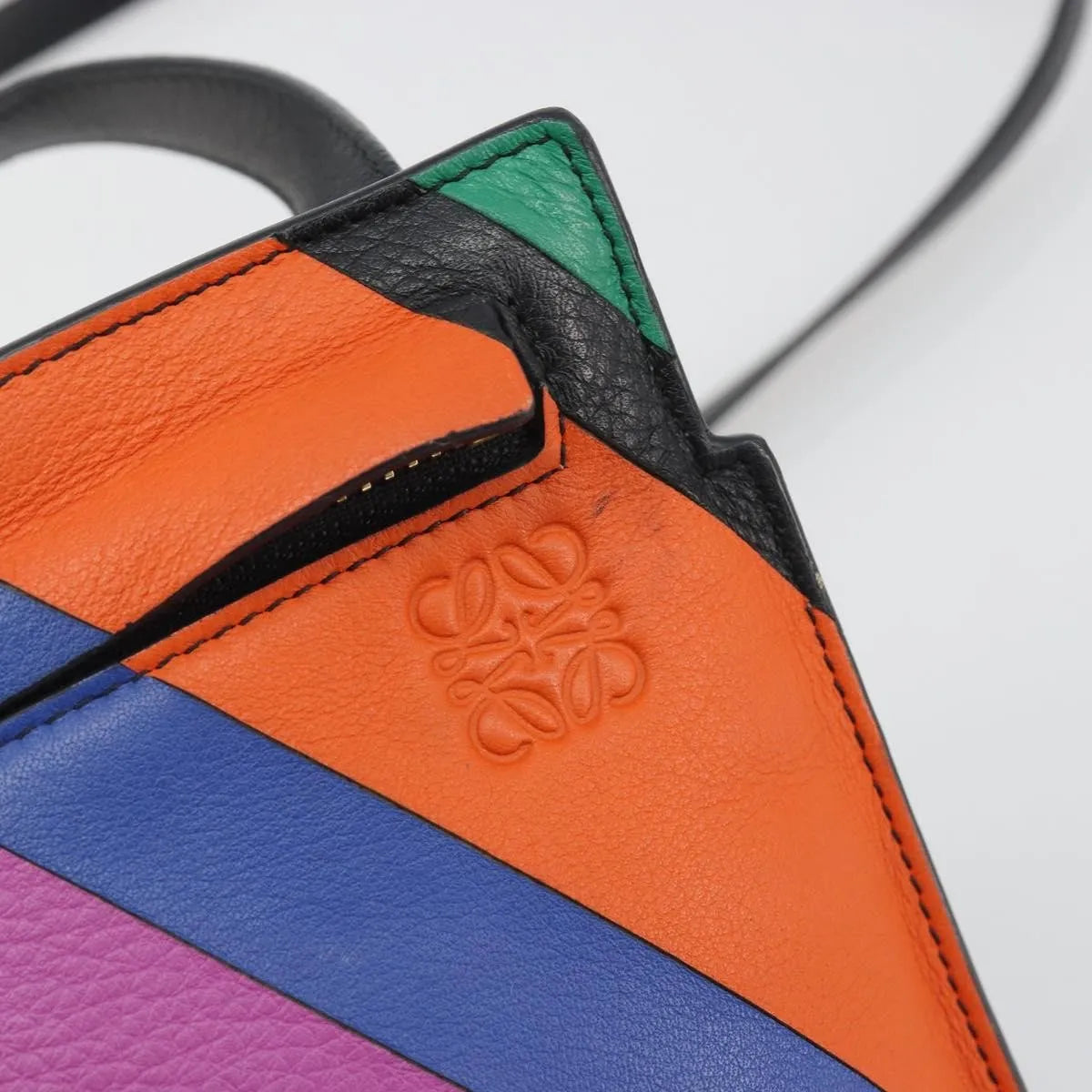 Loewe T Messenger Leather Multicolour Leather Shoulder Bag Bag (Pre-Owned)