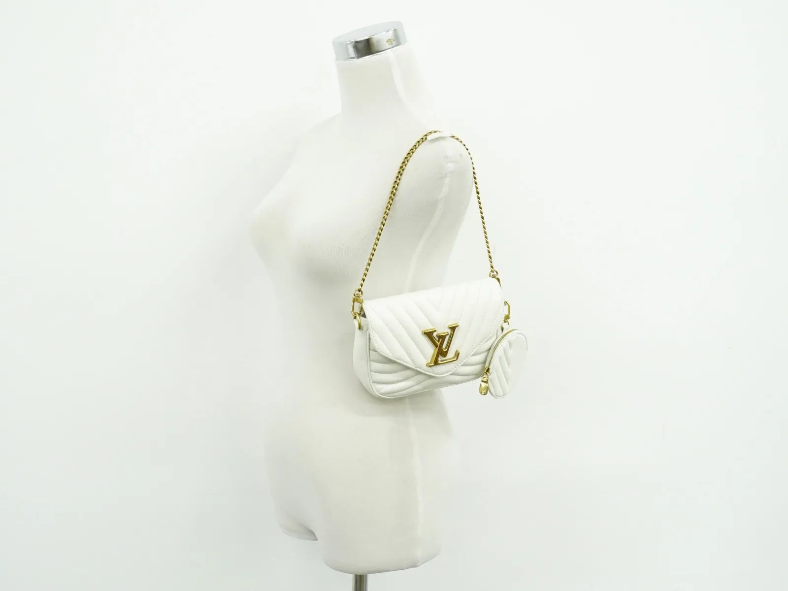 Louis Vuitton New Wave Multi Pochette Quilted Leather White Leather Shoulder Bag Bag (Pre-Owned)