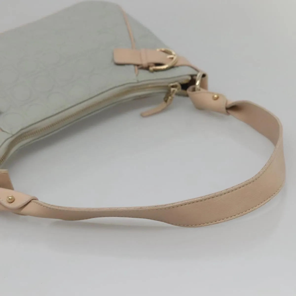 Salvatore Ferragamo Gancini Leather Gray Leather Shoulder Bag Bag (Pre-Owned)