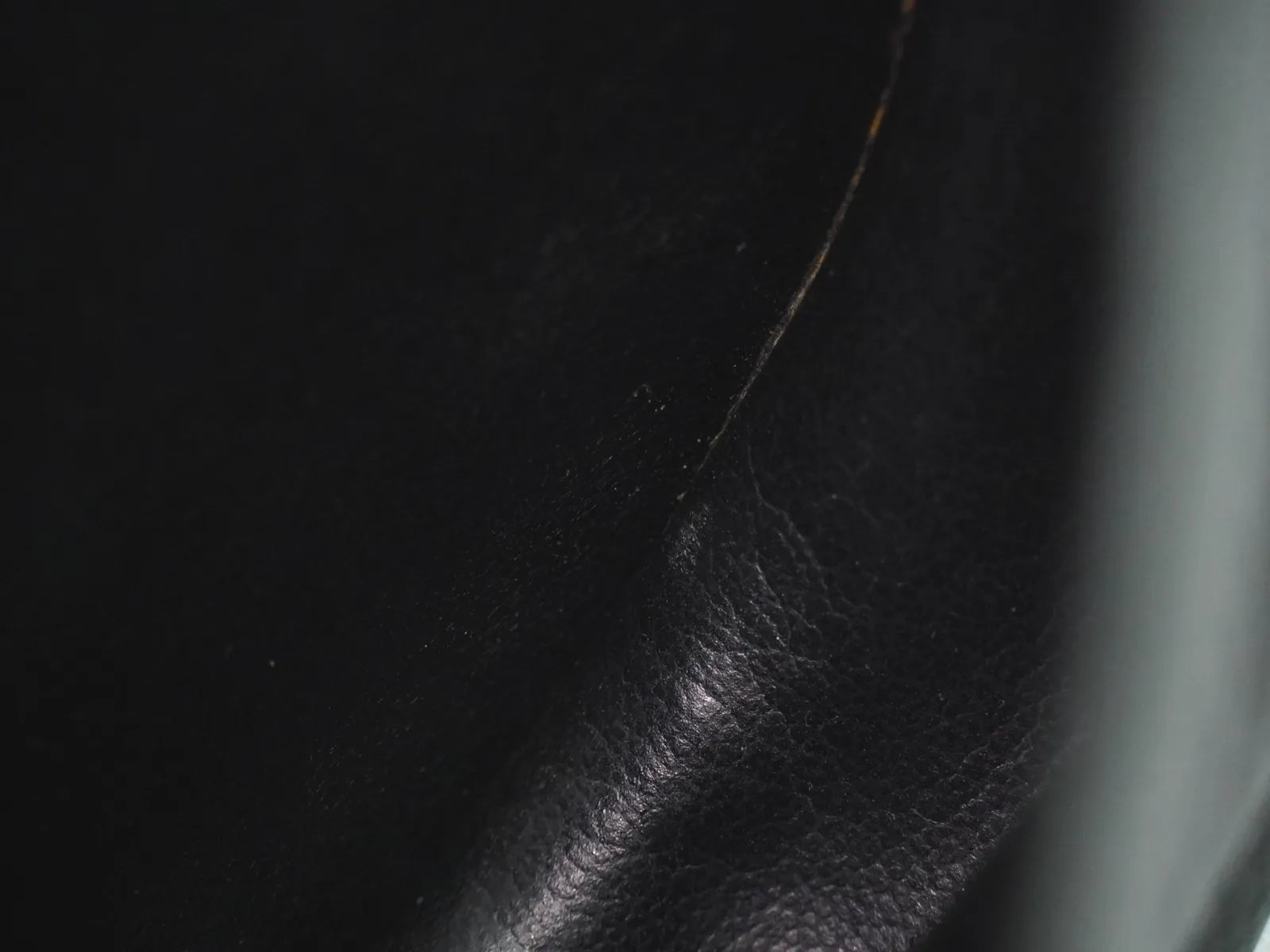 Christian Dior Vintage Leather Black Leather Shoulder Bag Bag (Pre-Owned)