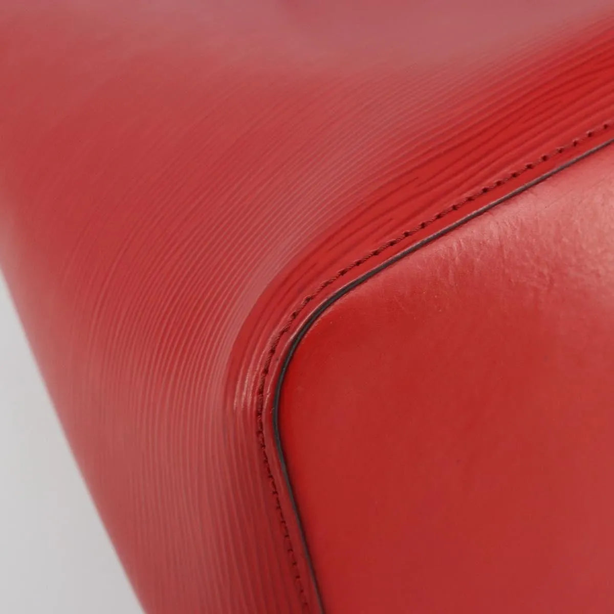 Louis Vuitton Neonoe Epi Leather Red Leather Handbag (Pre-Owned)