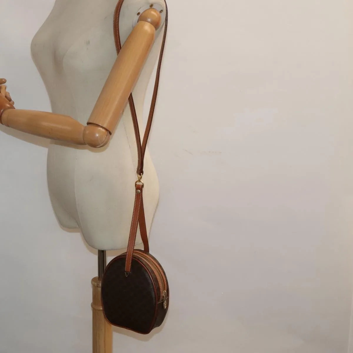 Celine Vintage Macadam Circle Logo Canvas And Leather Brown Canvas Shoulder Bag Bag (Pre-Owned)