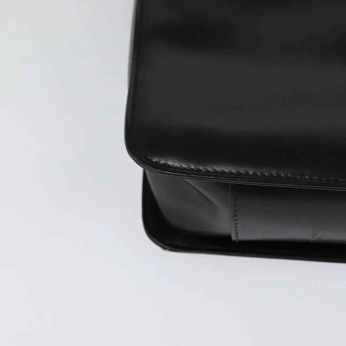 Gucci Vintage Flat Messenger Nylon And Leather Black Leather Shoulder Bag Bag (Pre-Owned)