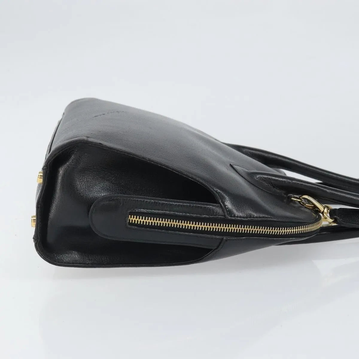 Salvatore Ferragamo Gancini Leather Black Leather Shoulder Bag Bag (Pre-Owned)