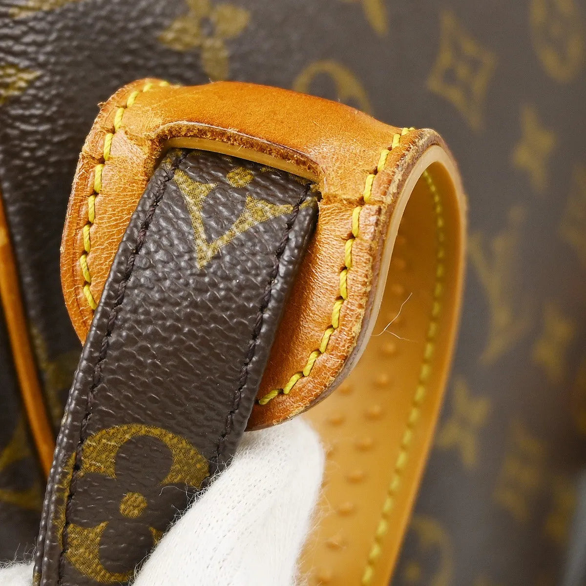 Louis Vuitton Nil Messenger Monogram Canvas Brown Canvas Shoulder Bag Bag (Pre-Owned)