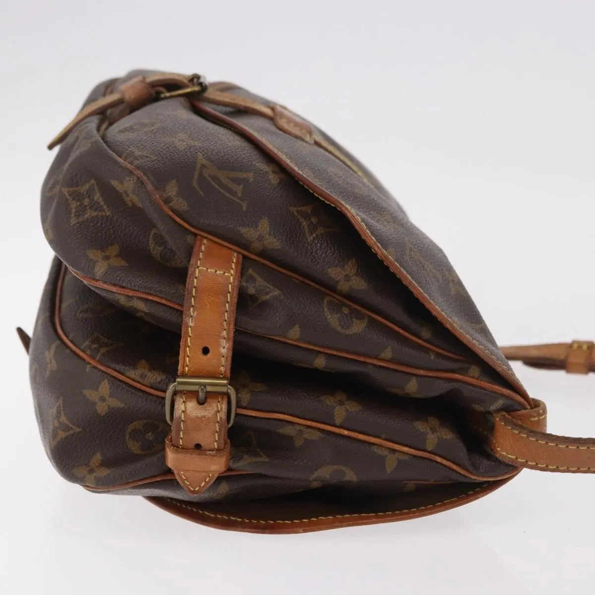 Louis Vuitton Saumur Monogram Brown Canvas Shoulder Bag Bag (Pre-Owned)
