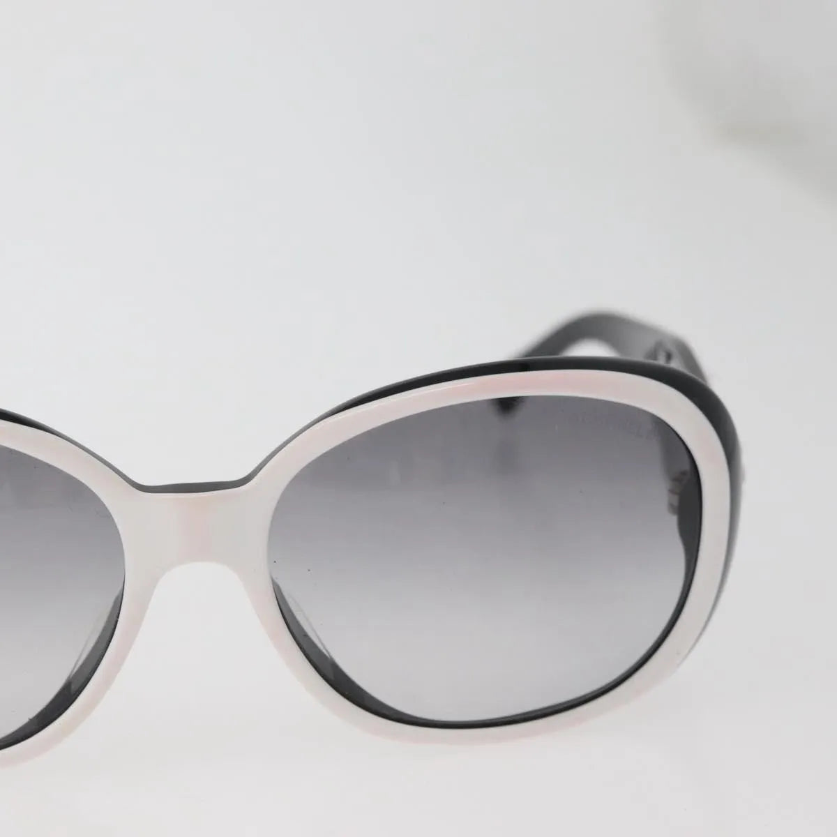 Chanel Camélia Plastic White Plastic Sunglasse Accessory (Pre-Owned)