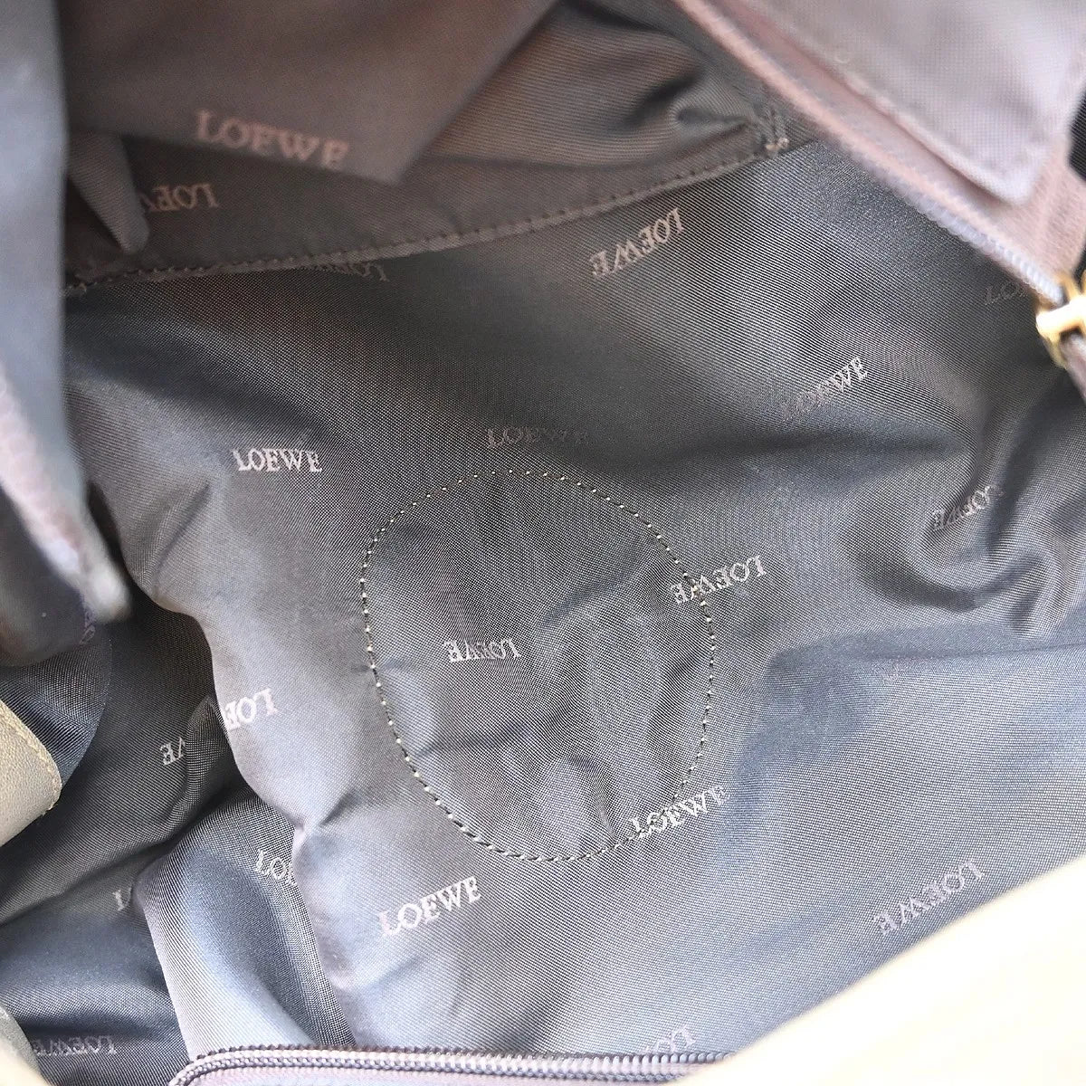 Loewe Anagram Logo Nappa Aire Hand Leather Gold Leather Handbag (Pre-Owned)