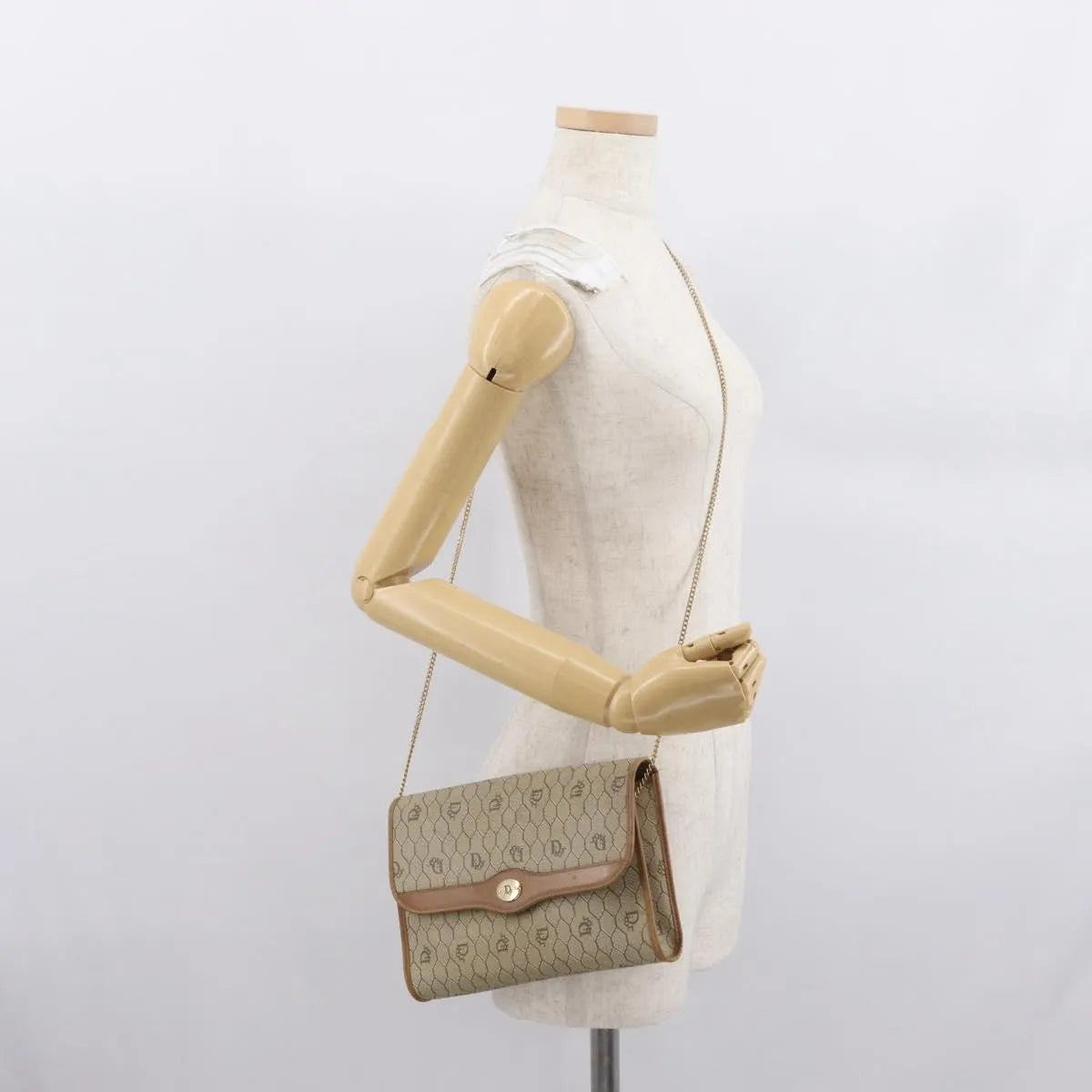 Christian Dior Vintage Honeycomb Chain Canvas Beige Canvas Shoulder Bag Bag (Pre-Owned)