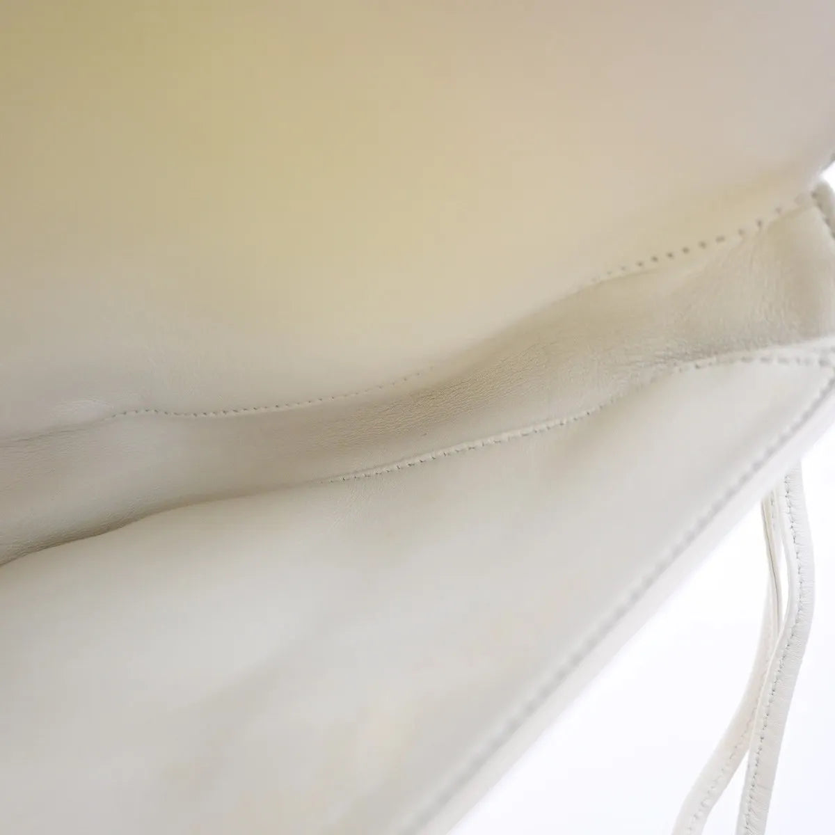 Celine Triangle Leather White Leather Shoulder Bag Bag (Pre-Owned)