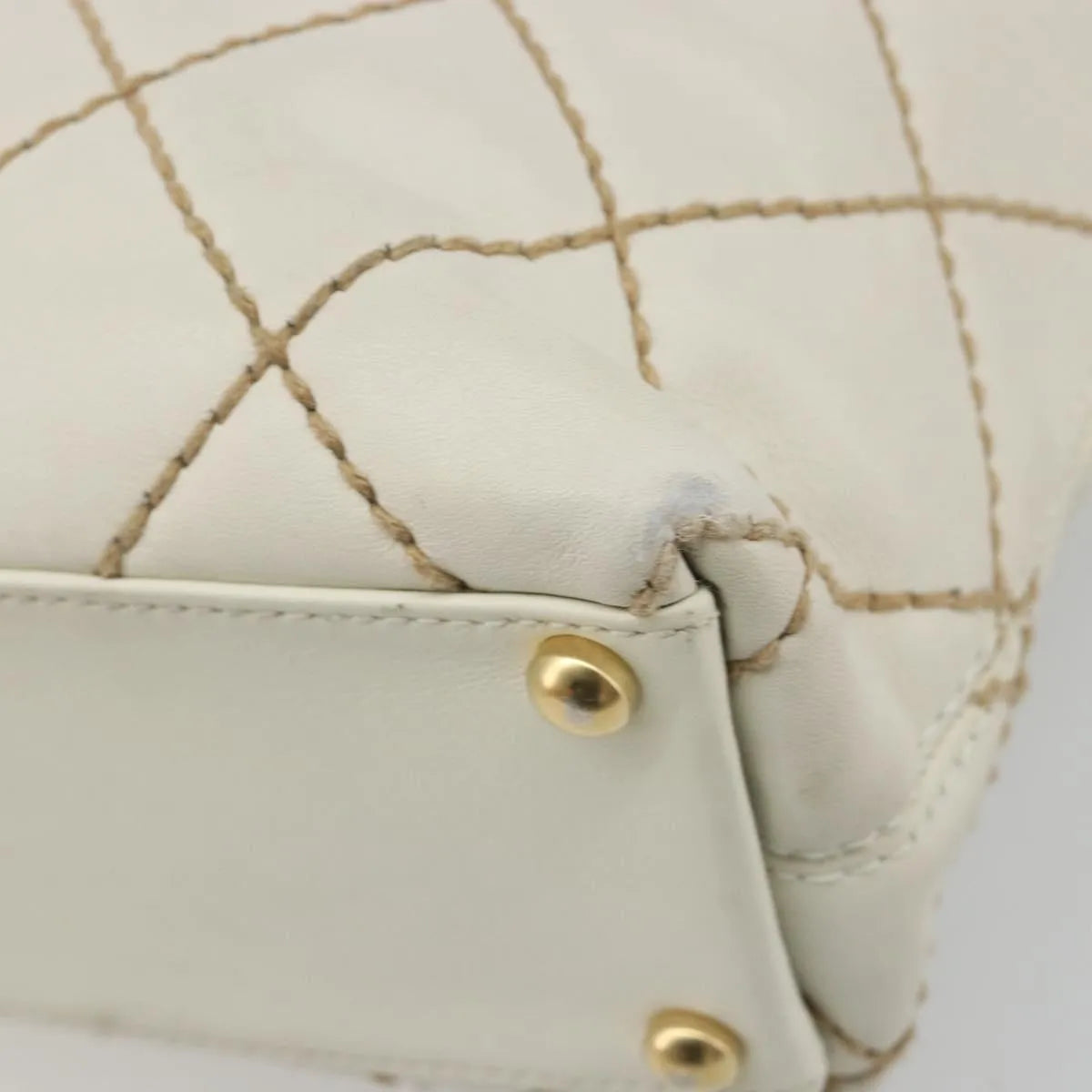 Chanel Surpique Tote Quilted Leather White Leather Tote Bag Bag (Pre-Owned)