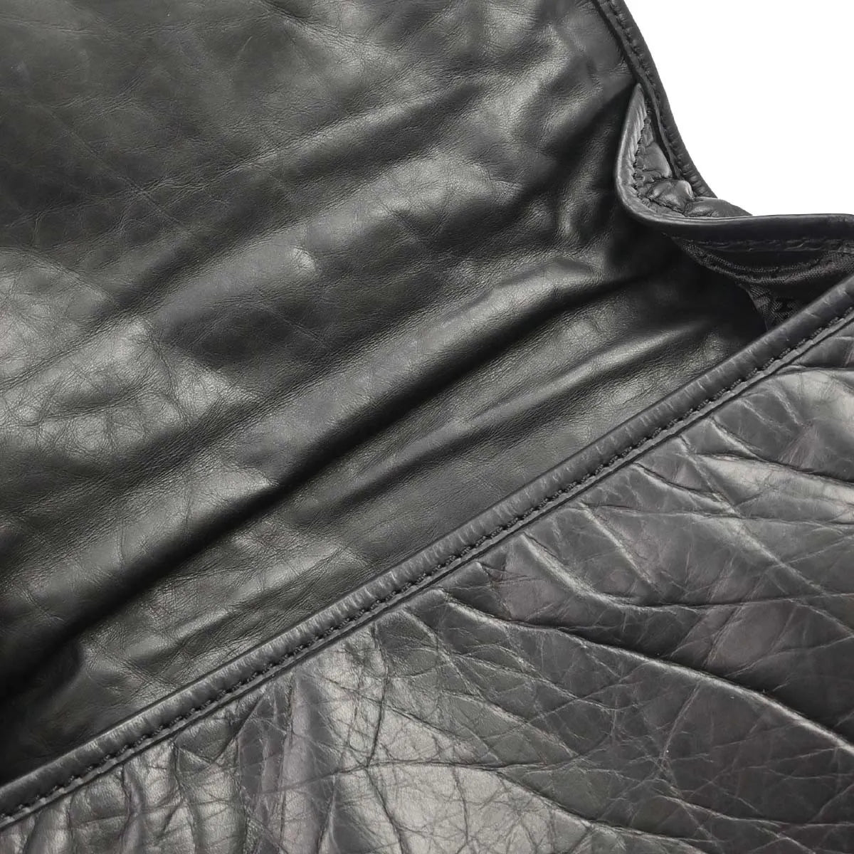 Chanel Vintage Logo Messenger Quilted Aged Calfskin Black Leather Shoulder Bag Bag (Pre-Owned)