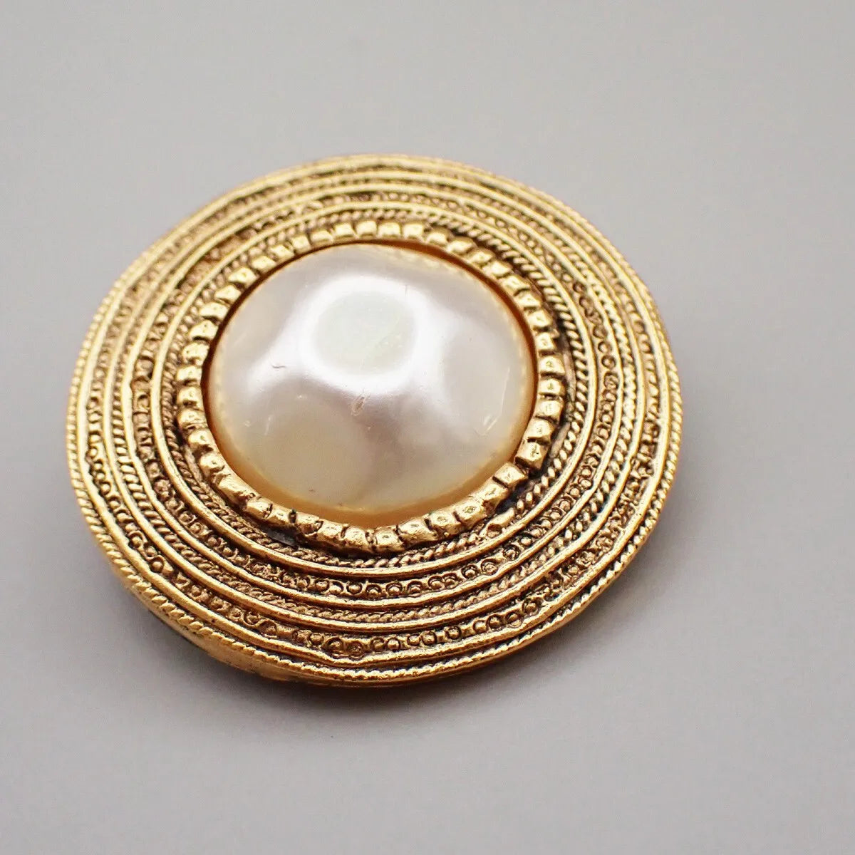 Chanel Vintage Round Clip-On Metal With Faux Pearl Gold Gold_Plated Earrings Jewelry (Pre-Owned)