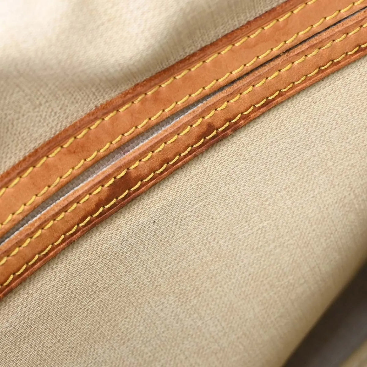 Louis Vuitton Reporter Monogram Canvas Brown Canvas Shoulder Bag Bag (Pre-Owned)