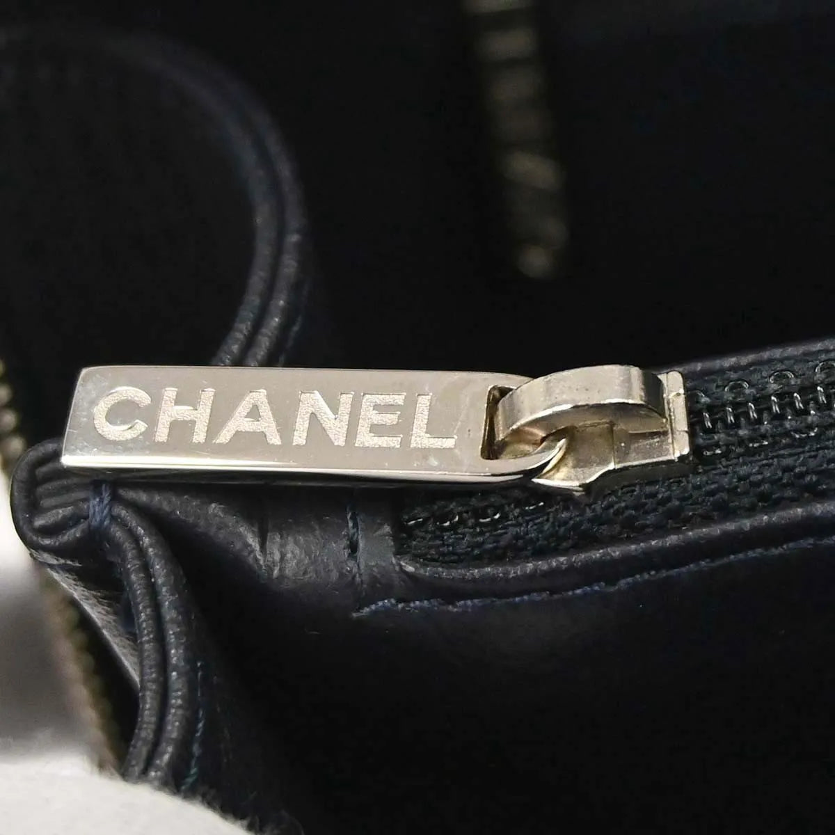 Chanel Filigree Vanity Case Quilted Caviar With Striped Leather Navy Leather Clutche & Pouche Bag (Pre-Owned)