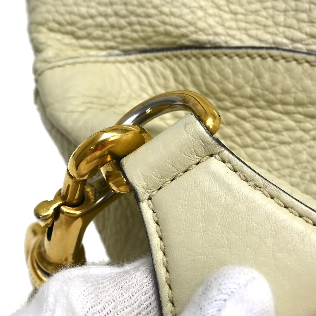 Gucci Gg Shoulder Bag Gg Matelasse Leather Beige Leather Handbag (Pre-Owned)