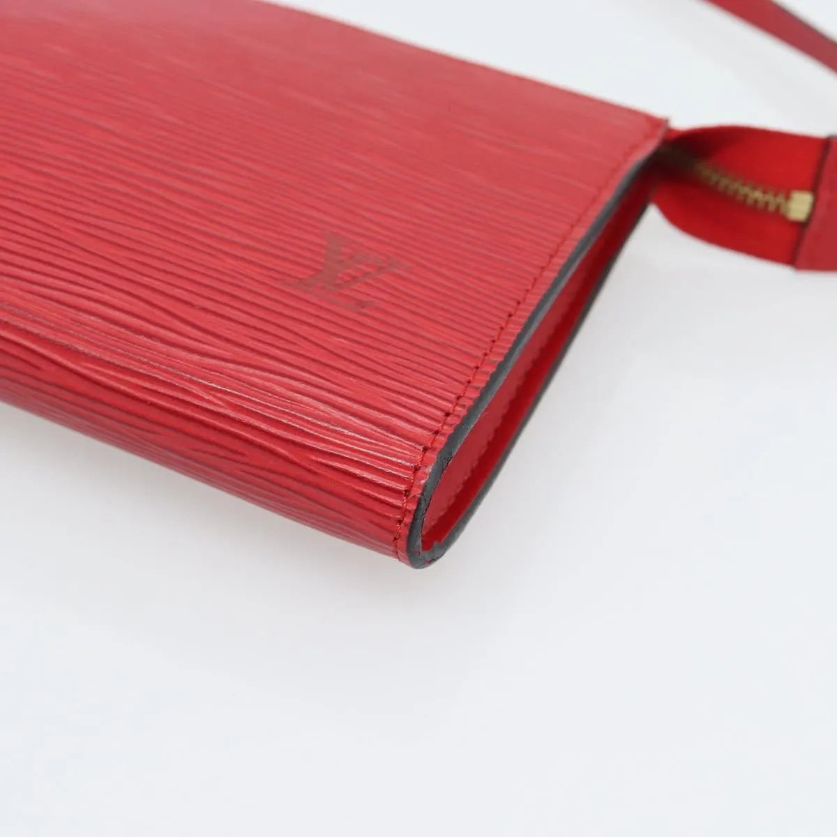 Louis Vuitton Pochette Accessoires Epi Red Leather Clutche & Pouche Bag (Pre-Owned)
