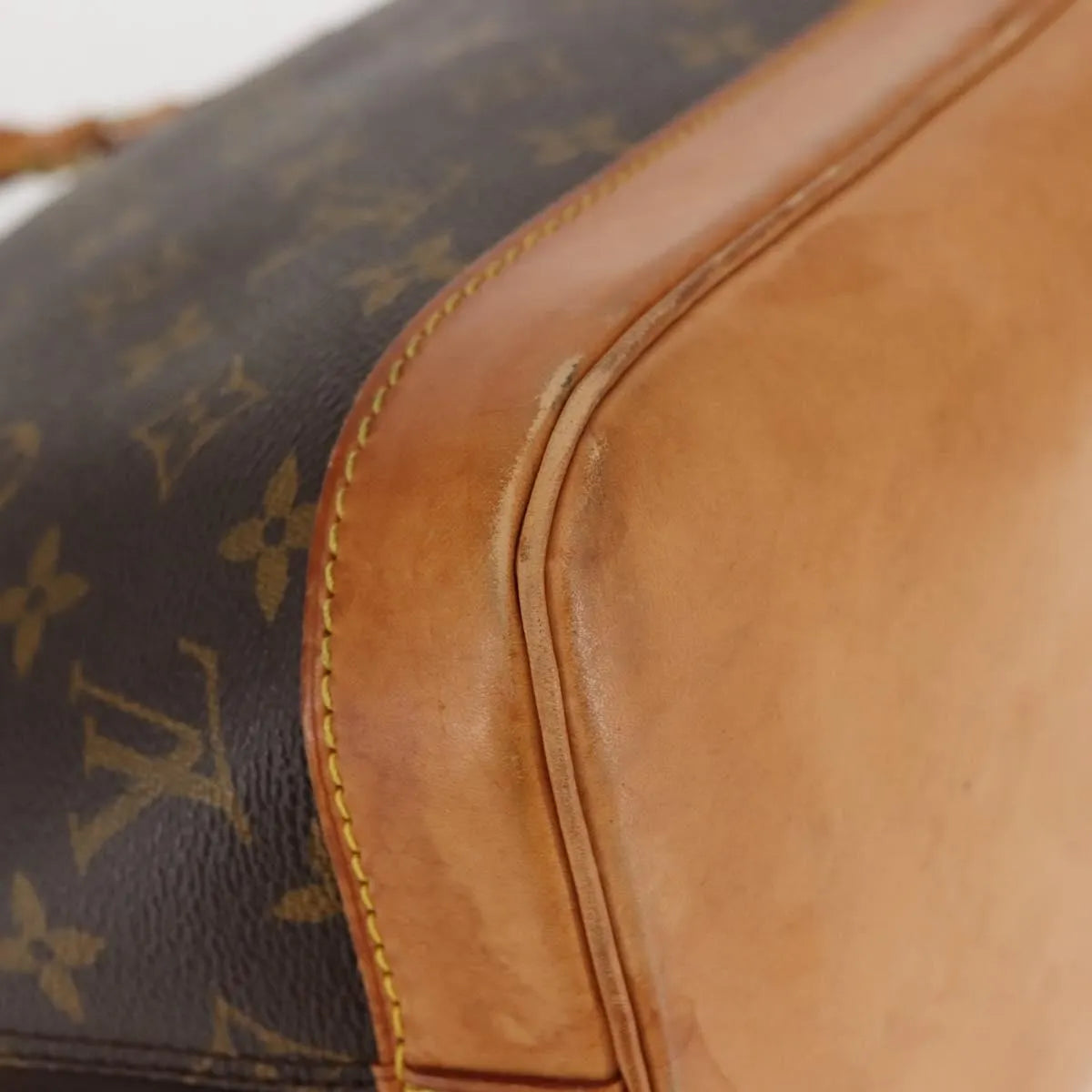 Louis Vuitton Alma Monogram Canvas Brown Canvas Handbag (Pre-Owned)