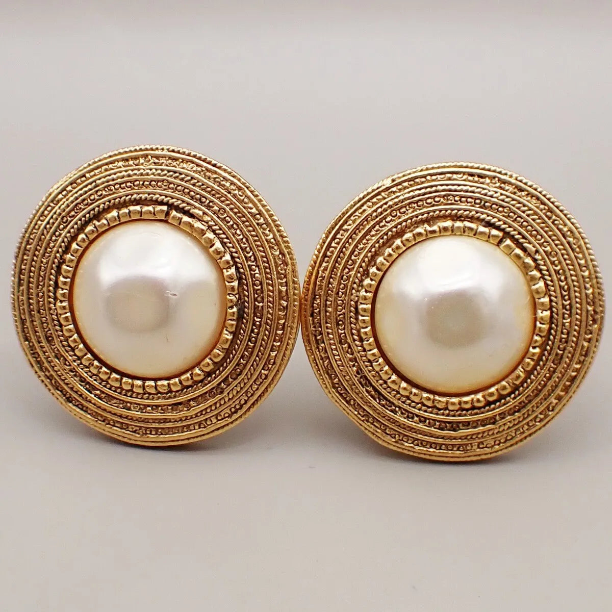 Chanel Vintage Round Clip-On Metal With Faux Pearl Gold Gold_Plated Earrings Jewelry (Pre-Owned)