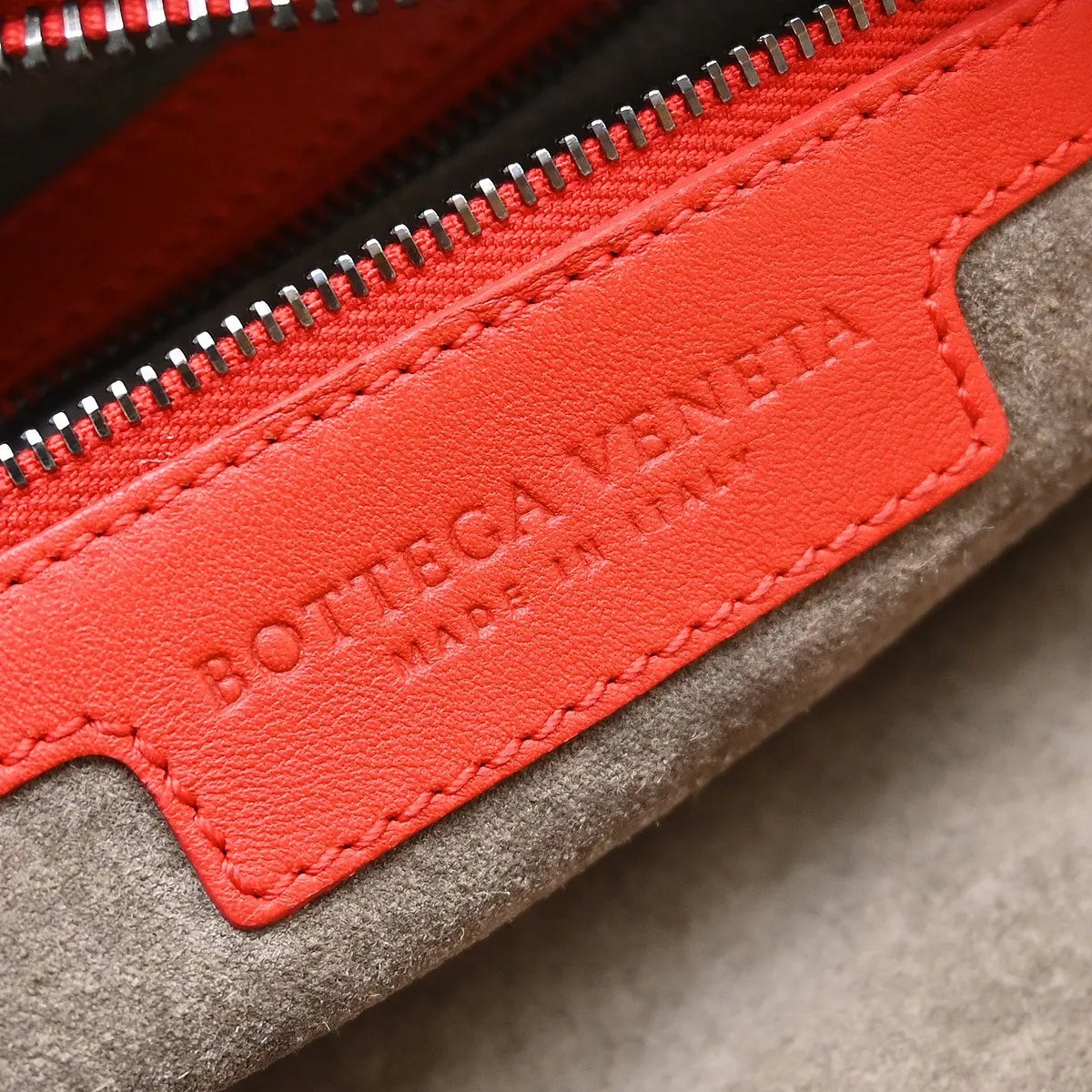 Bottega Veneta Veneta Hobo Miniode Intrecciato Nappa Red Leather Handbag (Pre-Owned)