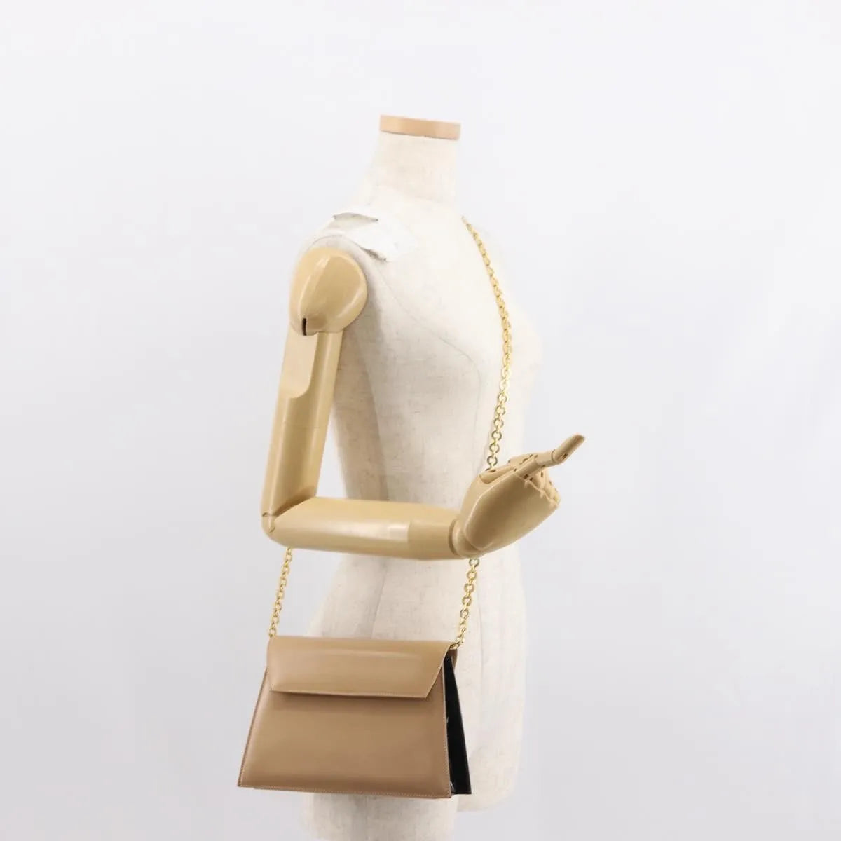 Salvatore Ferragamo Vintage Flap Leather Beige Leather Shoulder Bag Bag (Pre-Owned)