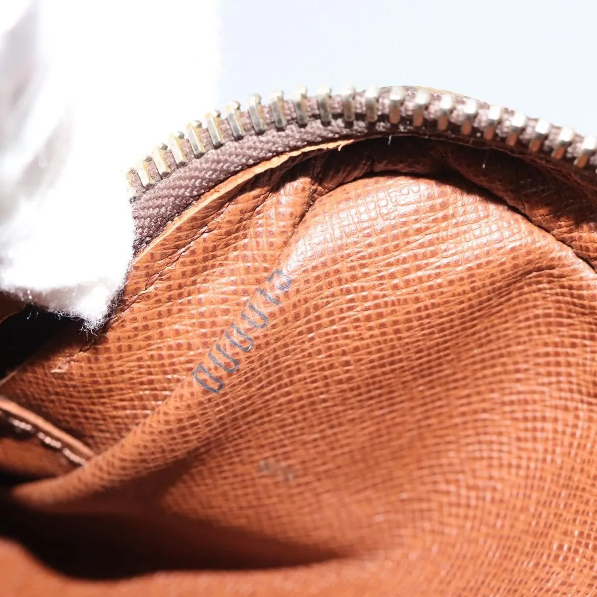 Louis Vuitton Pochette Marly Bandouliere Monogram Canvas Brown Canvas Clutche & Pouche Bag (Pre-Owned)