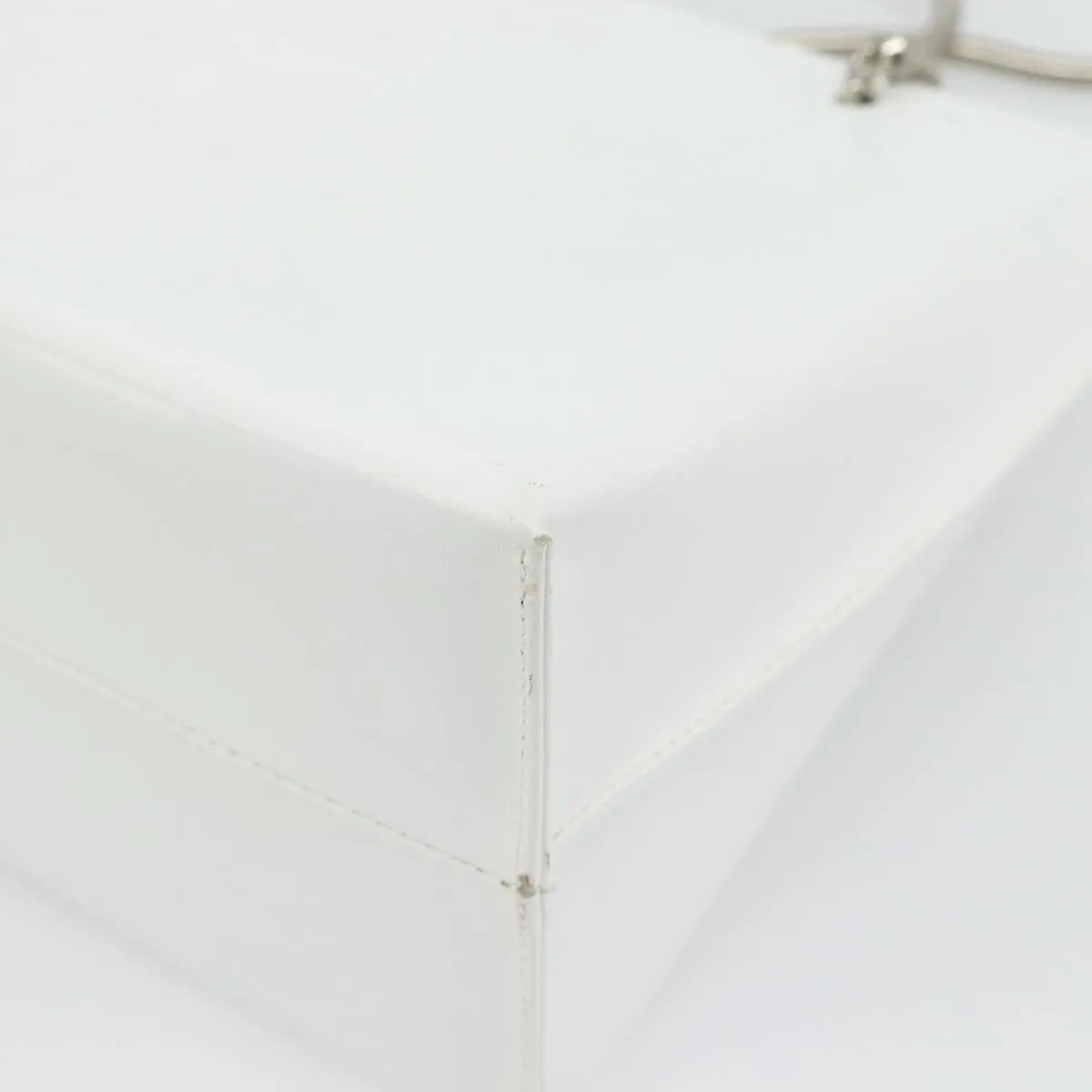 Givenchy Shoulder Leather White Leather Shoulder Bag Bag (Pre-Owned)