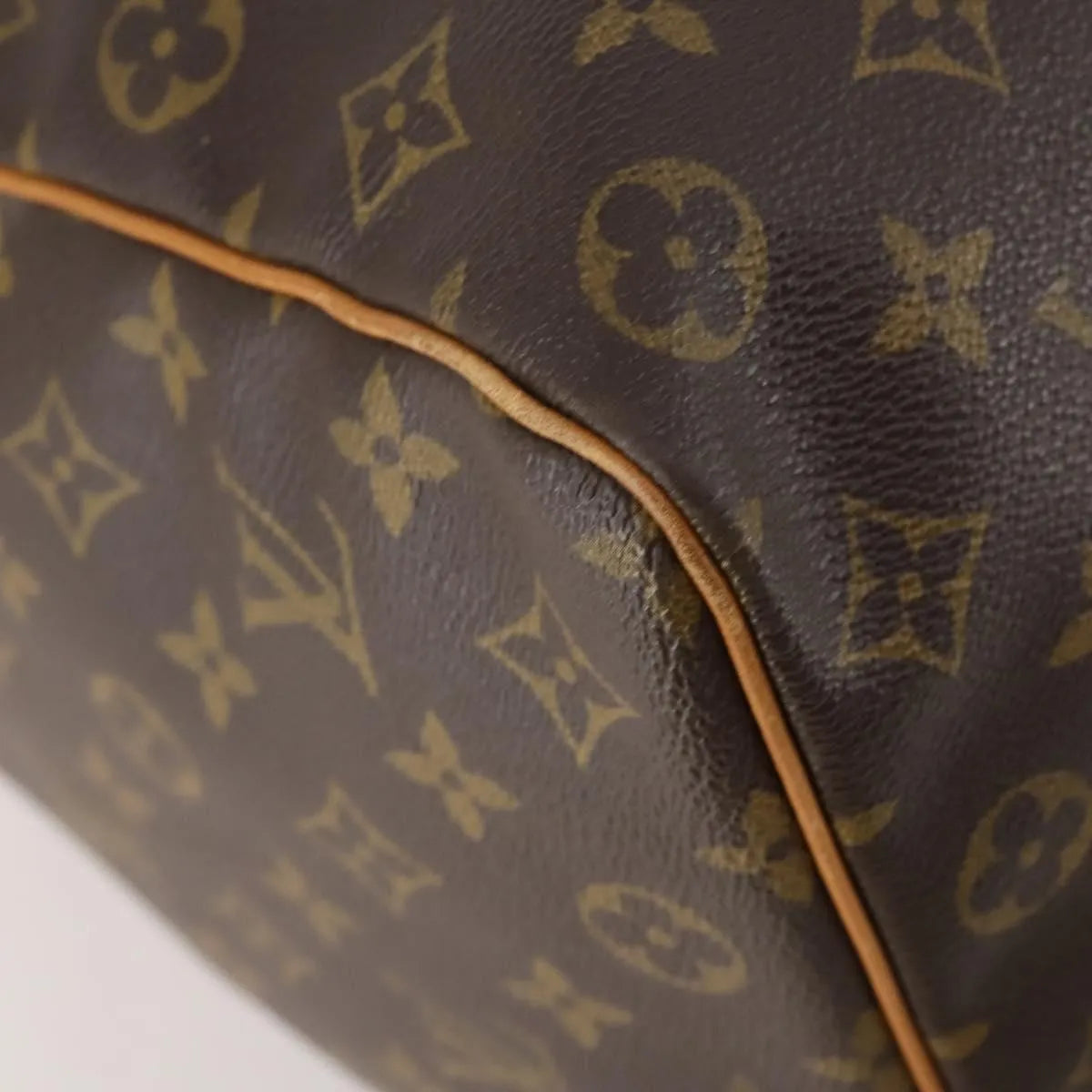 Louis Vuitton Keepall Monogram Canvas Brown Canvas Travel Bag Bag (Pre-Owned)