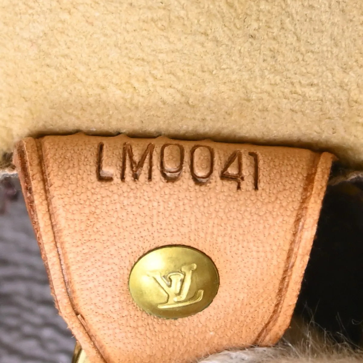 Louis Vuitton Monogram Looping Monogram Canvas Brown Canvas Shoulder Bag Bag (Pre-Owned)