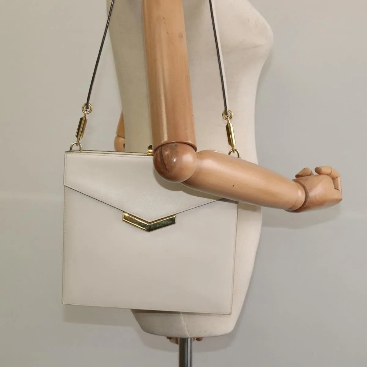 Christian Dior Vintage Leather Beige Leather Shoulder Bag Bag (Pre-Owned)
