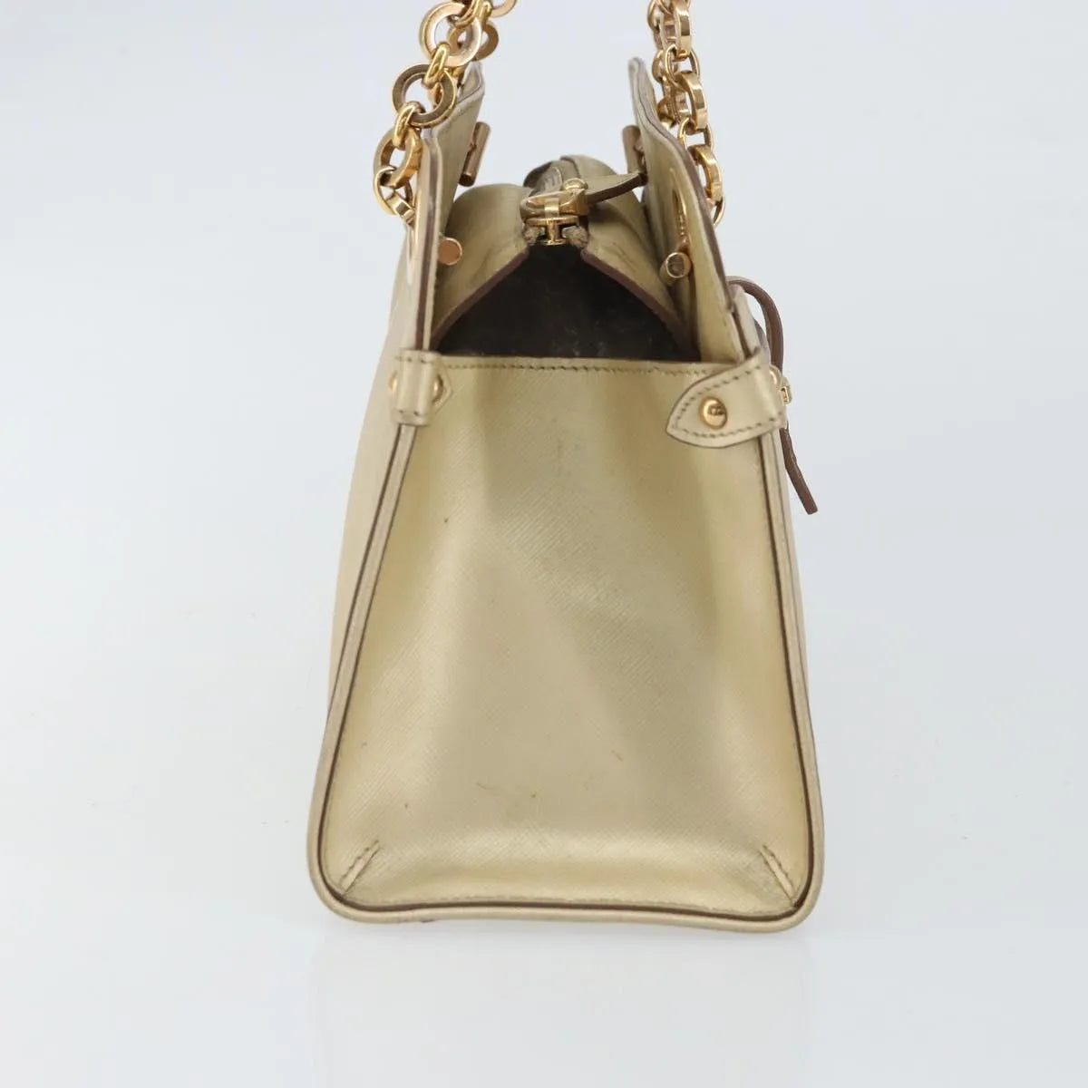 Salvatore Ferragamo Gancini Leather Gold Leather Shoulder Bag Bag (Pre-Owned)