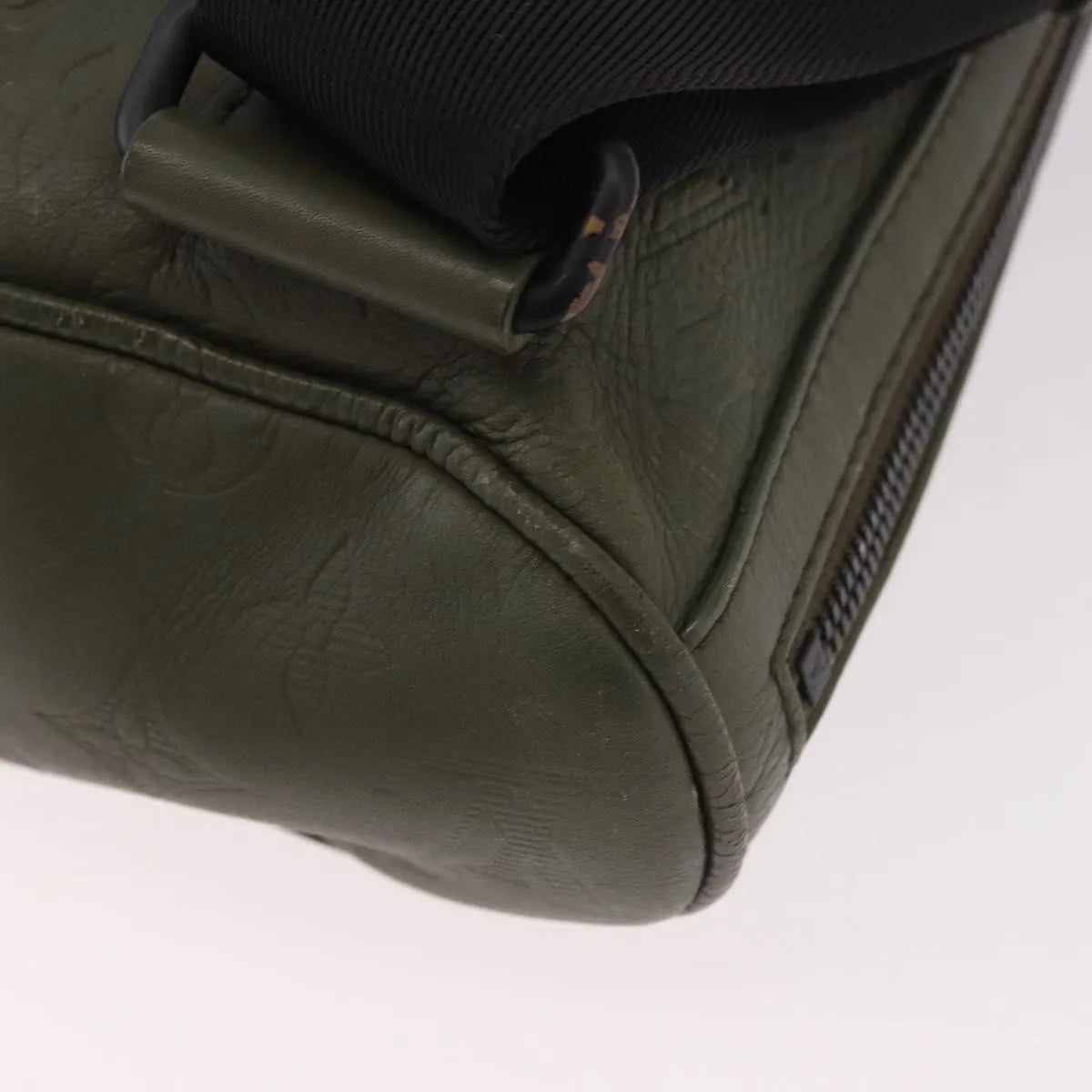 Louis Vuitton Chalk Sling Monogram Shadow Leather Green Canvas Shoulder Bag Bag (Pre-Owned)