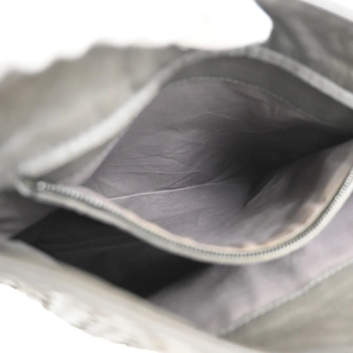 Bottega Veneta Flat Messenger Intrecciato Nappa Gray Leather Shoulder Bag Bag (Pre-Owned)