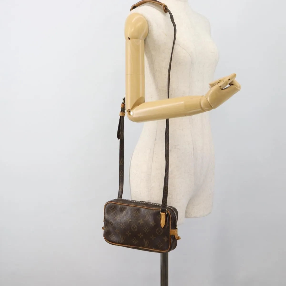 Louis Vuitton Pochette Marly Bandouliere Monogram Canvas Brown Canvas Clutche & Pouche Bag (Pre-Owned)