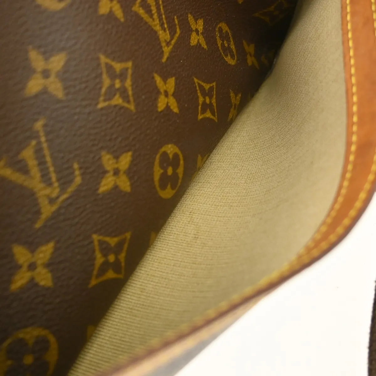 Louis Vuitton Reporter Monogram Brown Canvas Shoulder Bag Bag (Pre-Owned)