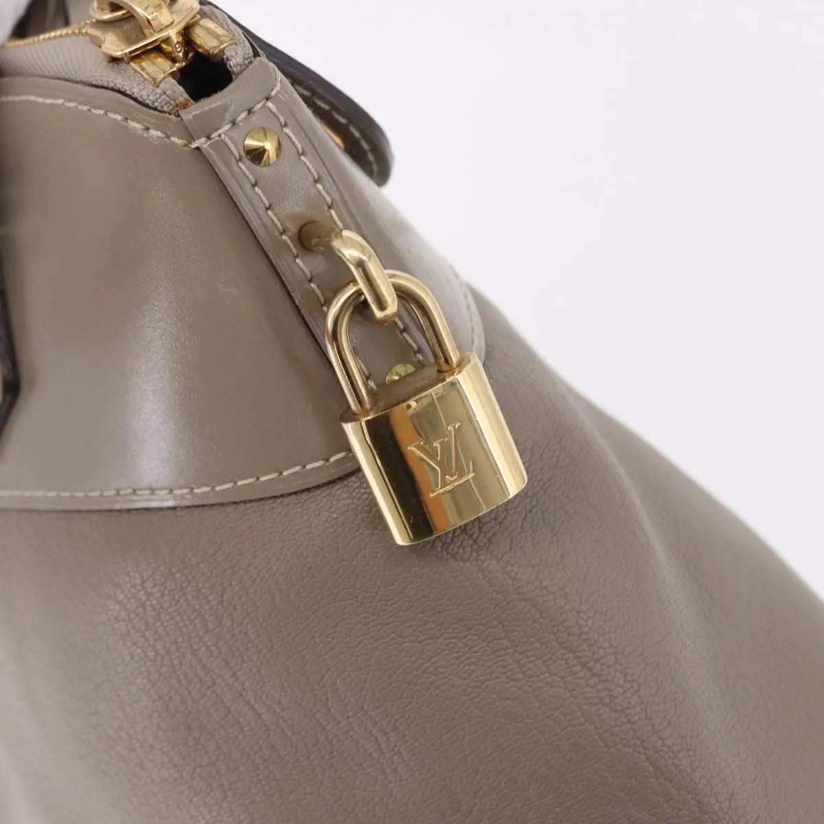 Louis Vuitton Suhali Lockit Leather Gray Leather Handbag (Pre-Owned)